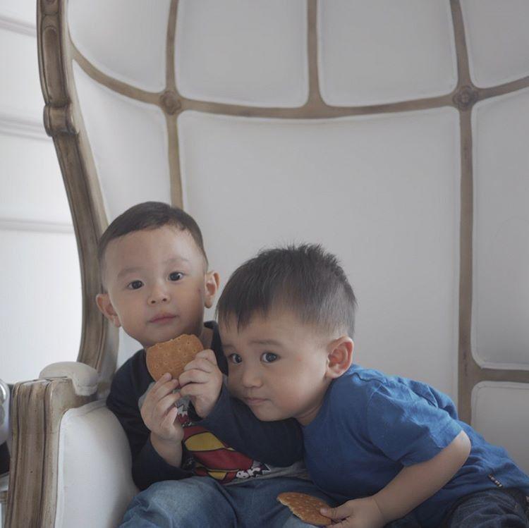 Chubby, 10 Potret Anak Para Selebritis Ini Bikin Kamu Jadi Gemas