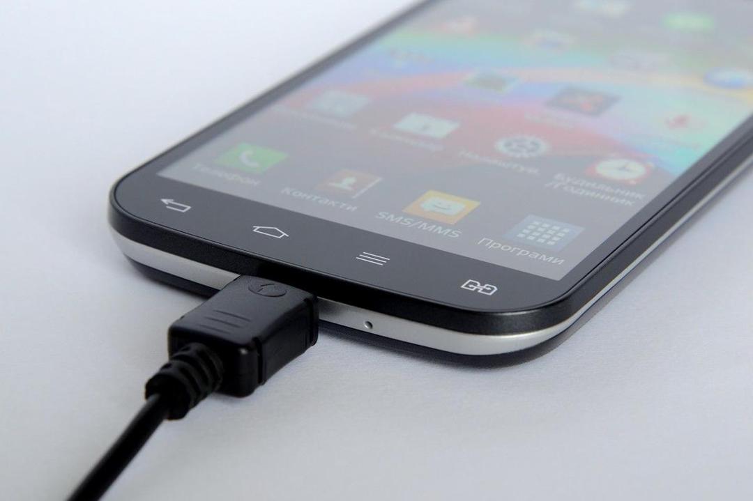 4 Teknik Supaya Charger Smarthpone Tidak Cepat Rusak