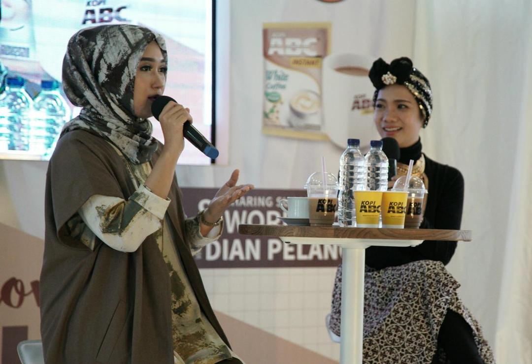 Dian Pelangi Berbagi Inspirasi dan Kisah Sukses di Coffeetone X YOU
