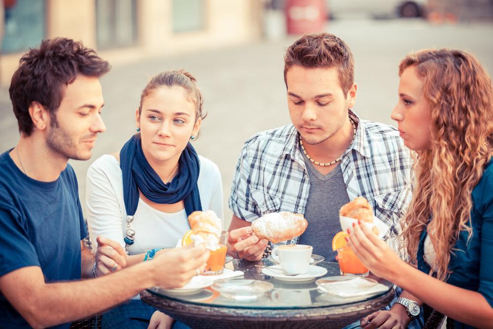 12 Tips Menyiasati Agar Tetap Bisa Makan di Luar Bareng Teman Meski Sedang Diet