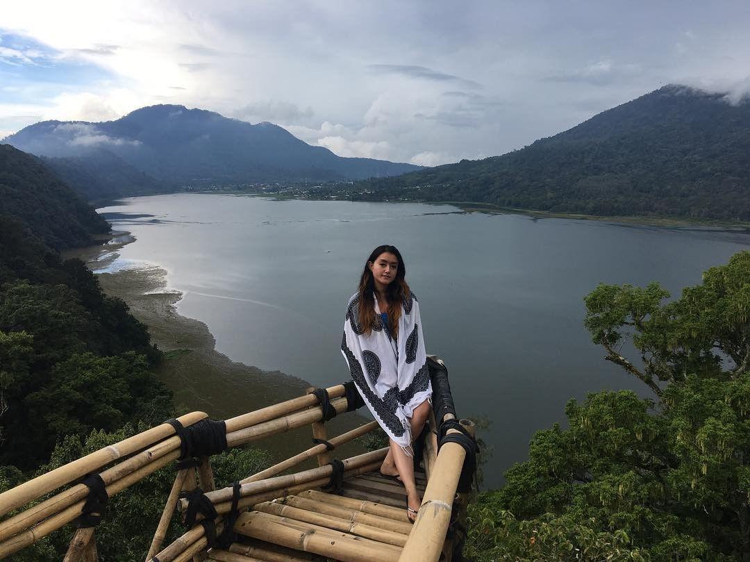 6 Spot Foto di Puncak Wanagiri Bali Ini Bisa Buat Kamu Merasa Melayang