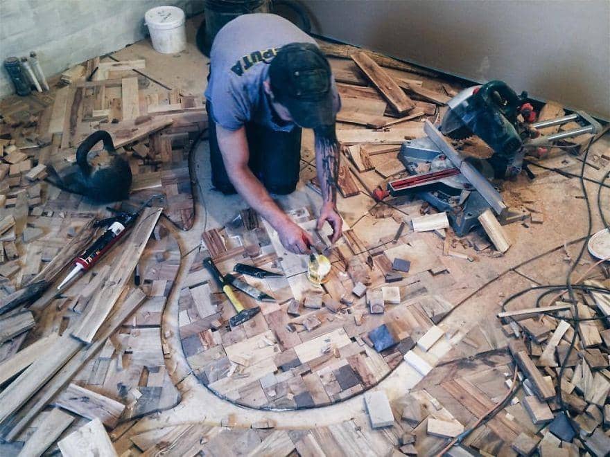 Masterpiece! Seniman ini Buktikan Kalau Kayu Bekaspun Bisa Jadi Karya Yang Luar Biasa.