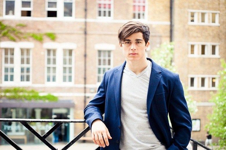 Pietro Boselli, Dosen Ganteng yang Membuat Mahasiswi Gagal Fokus