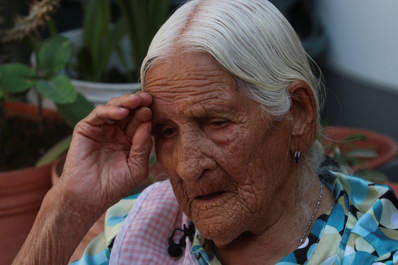 Dianggap Terlalu Tua, Nenek 116 Tahun Ini Ditolak Bank