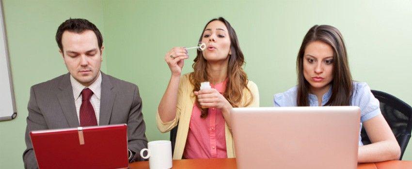 10 Tipe Rekan Kerja yang Membuat Suasana Kantor Seperti Mimpi Buruk