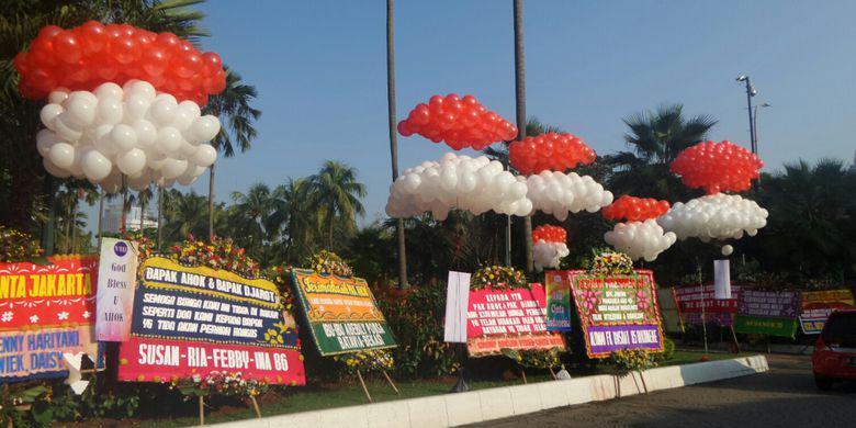 Jelang Vonis Ahok, Ribuan Balon Banjiri Balai Kota Jakarta