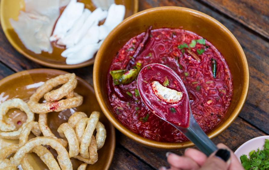 15 Makanan dari Berbagai Negara yang Terbuat dari Darah Hewan