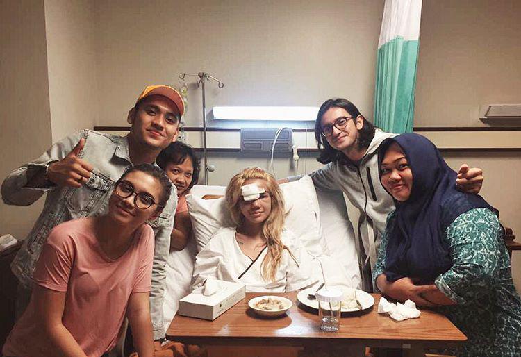 Pasca Kecelakaan, Begini 9 Potret Kondisi Terkini Sheila Marcia