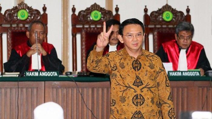 Merespon Vonis Ahok, Netizen Ramai-ramai Mengisi Tagar #RIPHUKUM di Twitter
