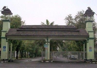 Kisah Sosok Misterius di Pintu IV USU