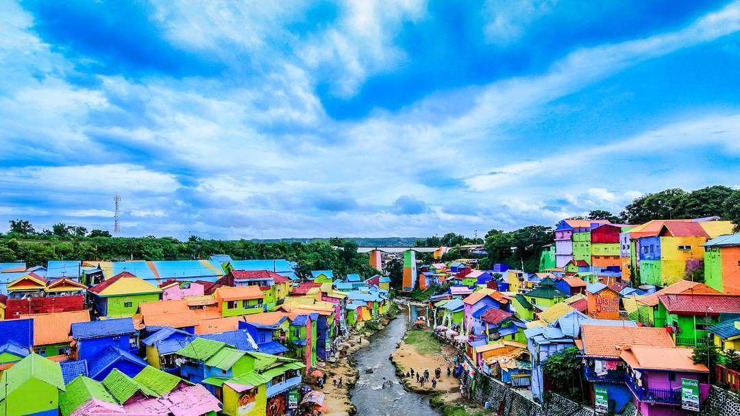 Tidak Perlu Ke Luar Negeri, 5 Kampung "Pelangi" Ini Ada di Indonesia