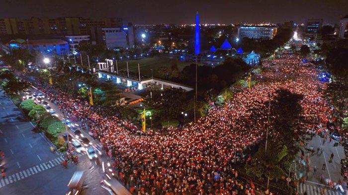 Kumpulan Foto Aksi 1000 Lilin untuk Ahok di Berbagai Kota Indonesia