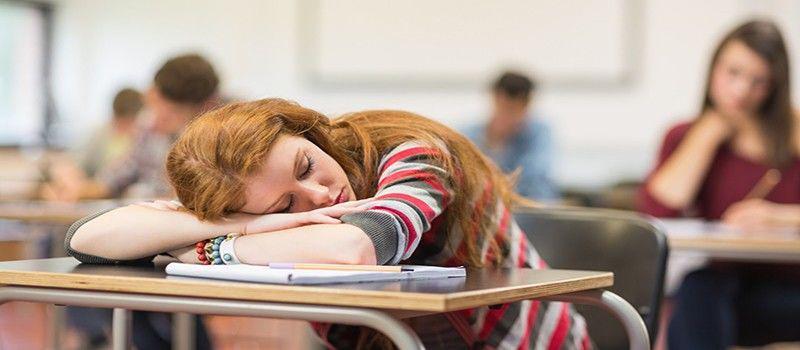5 Alasan Mengapa Kamu Sering Tertidur di Sembarang Tempat