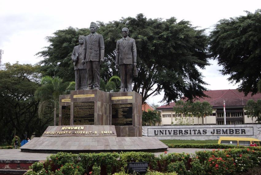 Street Food Jember Ini Bikin Alumni UNEJ Pengen Reunian