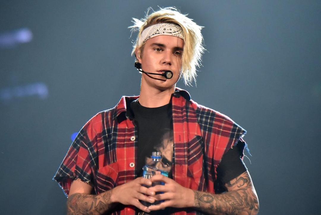Dua Lagu Justin Bieber Duduki Posisi Teratas Tangga Lagu Dunia