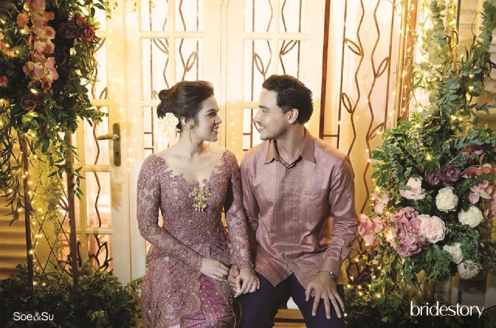 Kumpulan Foto Tunangan Raisa-Hamish & Trik Menggelarnya!