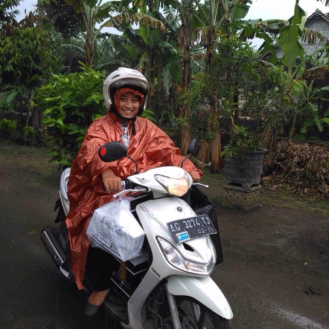 Kisah Ojek Wanita Pertama: dari Merintis hingga Buka Donasi