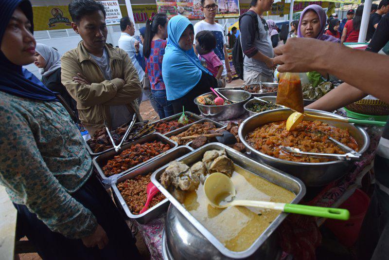 [COMMENT OF THE WEEK] Apakah Restoran Seharusnya Tetap Buka Saat Puasa?
