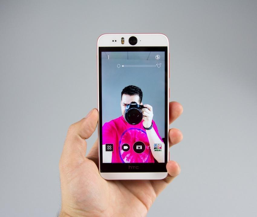 7 Smartphone Terbaik Buat Selfie Bareng Keluarga Pas Lebaran