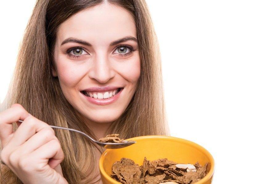 5 Makanan yang Bisa Disantap Ketika Hanya Punya 5 Menit untuk Sahur