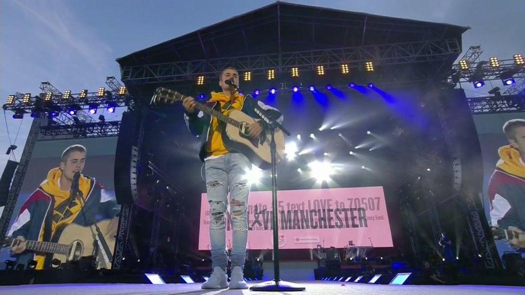 VIDEO: Justin Bieber Meneteskan Air Mata di Konser One Love Manchester