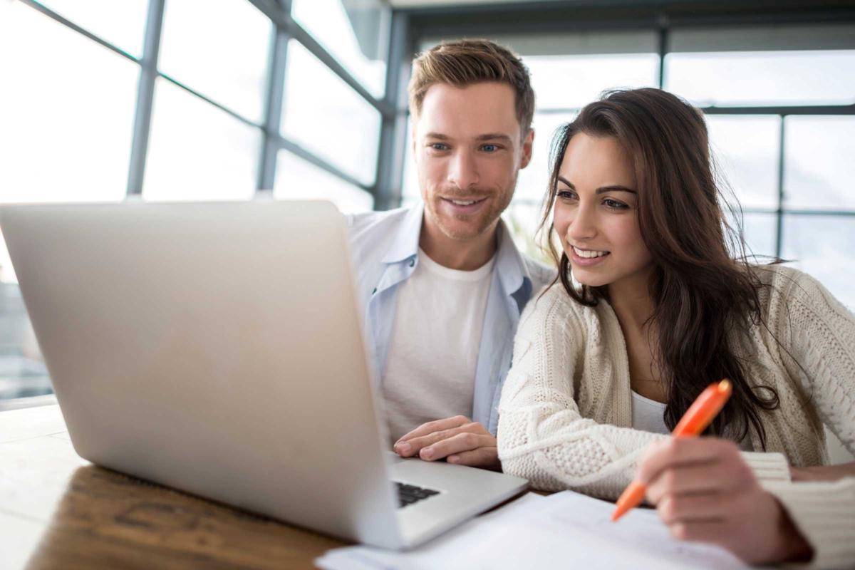 iStock/andresr