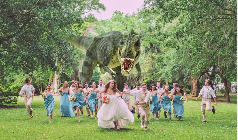 Anti Mainstream! 6 Foto Prewedding Bertema Fiksi, Mau Coba?