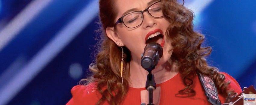Usai Menyanyi, Perempuan Tunarungu Dapat Golden Buzzer AGT