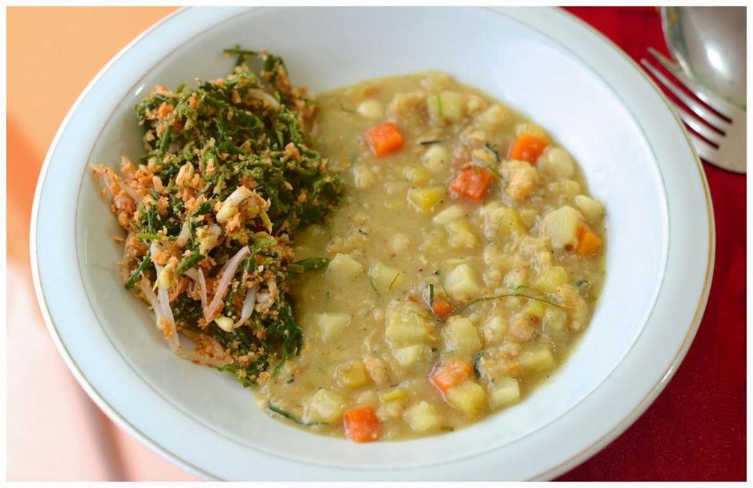 Bubur Pedas Ini Dibagikan Gratis di Masjid Raya Al-Mashun Medan