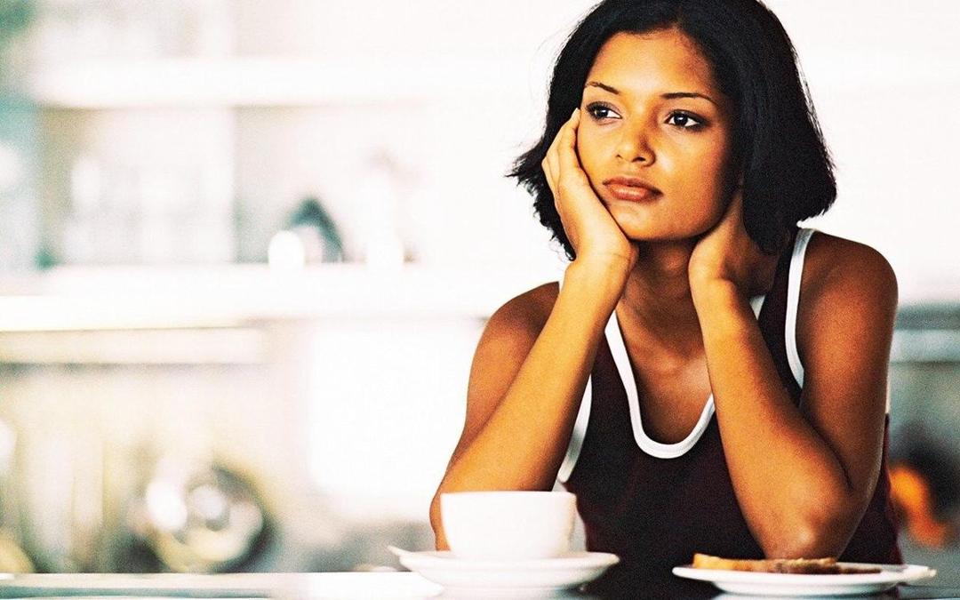 10 Alasan Kenapa Wanita Cerdas Tak Perlu Malu dengan Kesendiriannya