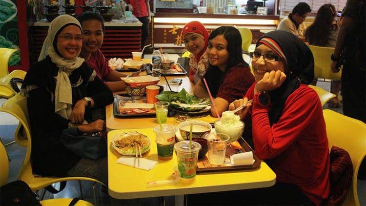 10 Alasan Orang Ogah Datang ke Acara Buka Bersama