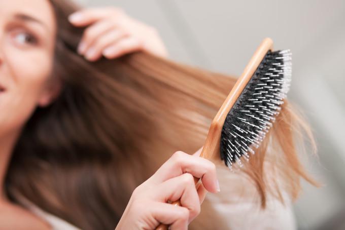 9 Jenis Sisir yang Kalian Nggak Tahu Fungsinya