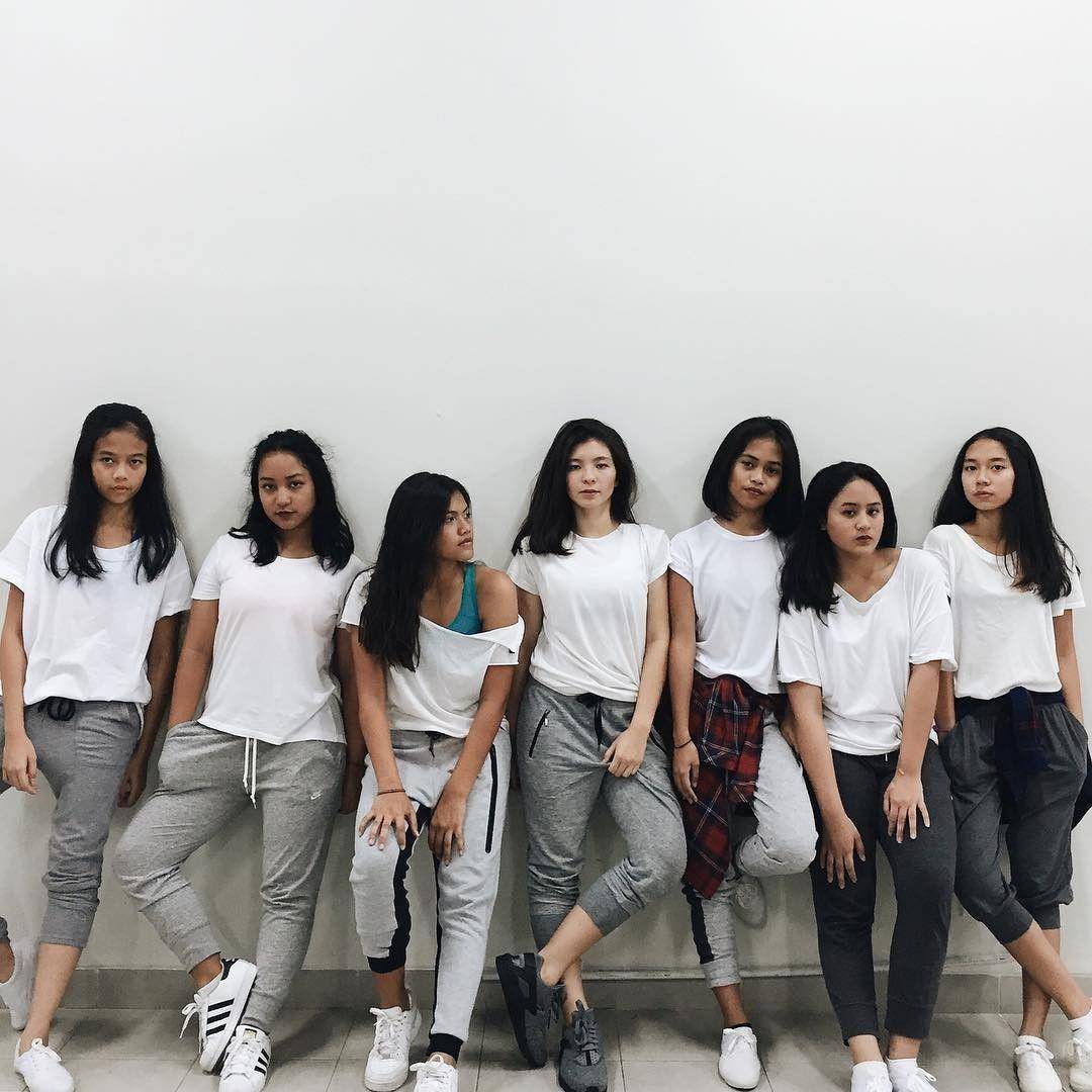https://www.instagram.com/sharazaaa/