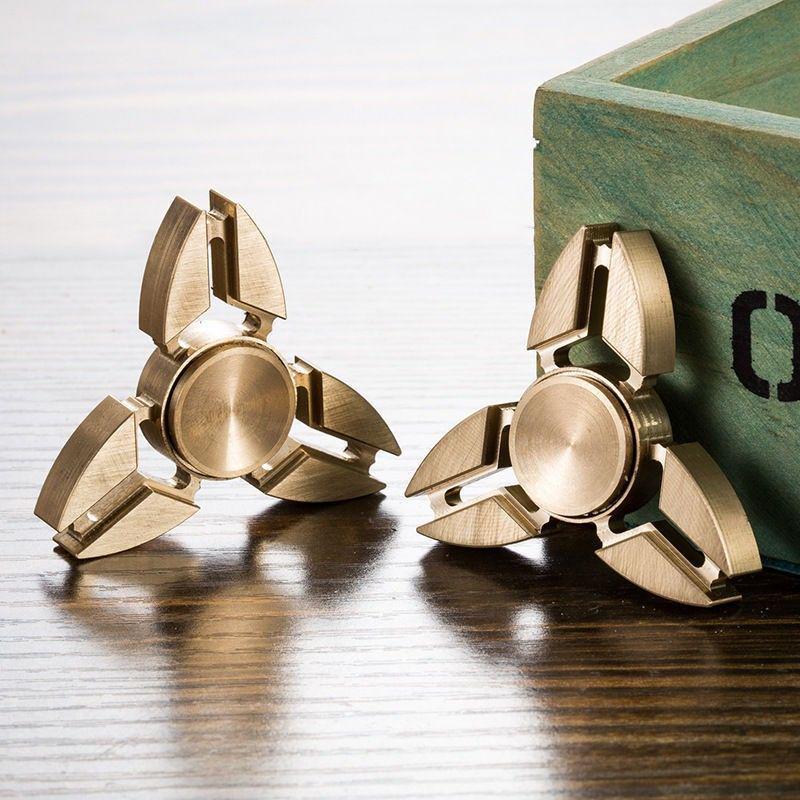 10 Fidget Spinner Termahal yang Harganya Bikin Kamu Geleng Kepala