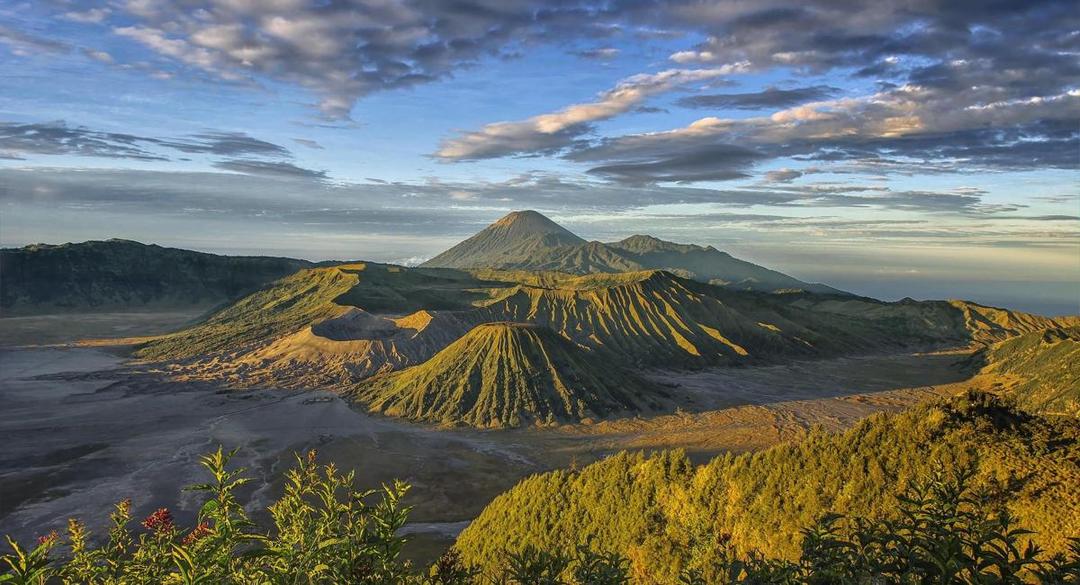 Keren! 20 Taman Nasional Paling Eksotis di Indonesia