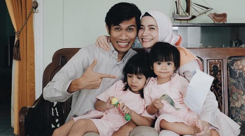 8 Potret Harmonis Keluarga Tria The Changcuters & Dhatu Rembulan