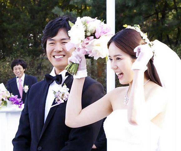 Yeon Jung Hoon dan Han Ga In (soompi.com)