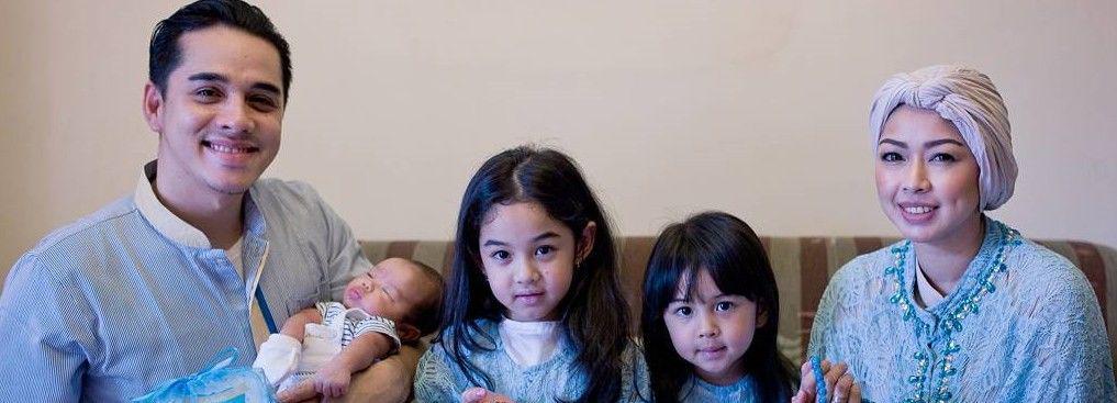 10 Tahun Menikah, Keluarga Rionaldo Stokhors Tetap Harmonis