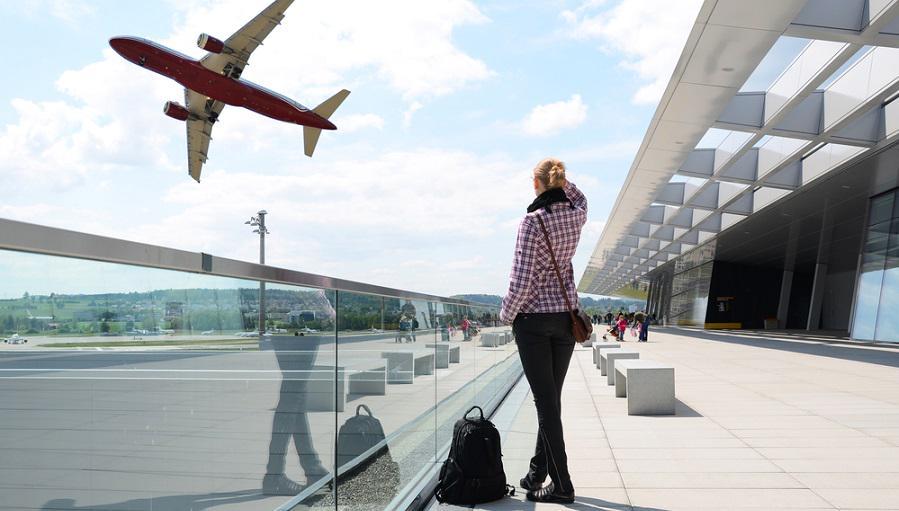 Tips Memilih Pakaian Aman dan Nyaman Saat Traveling dengan Pesawat