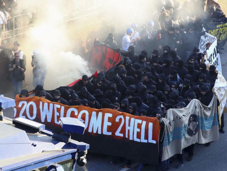 Protes Anti-Kapitalisme di KTT G20 Jerman Rusuh