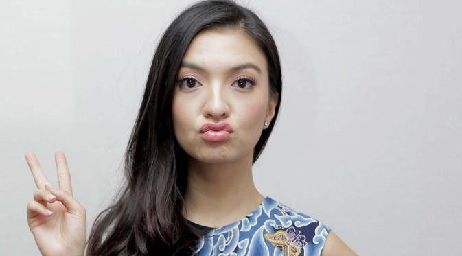 11 Pose Duck Face Raline Shah Ini Bikin Cowok Gemas