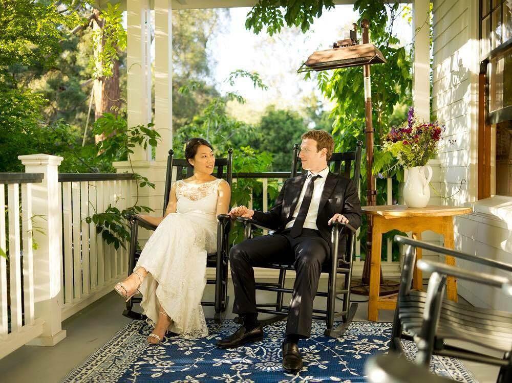 10 Potret Bahagia Keluarga Kecil Mark Zuckerberg, Family Goals Nih!