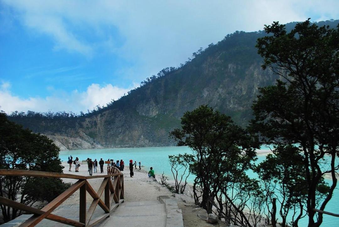 Suka Traveling? Kamu Wajib Kunjungi 5 Tempat Wisata di Bandung Ini