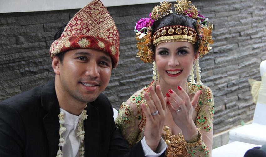Tata Cara Melamar Gadis Palembang, Cowok Perlu Tahu Nih!