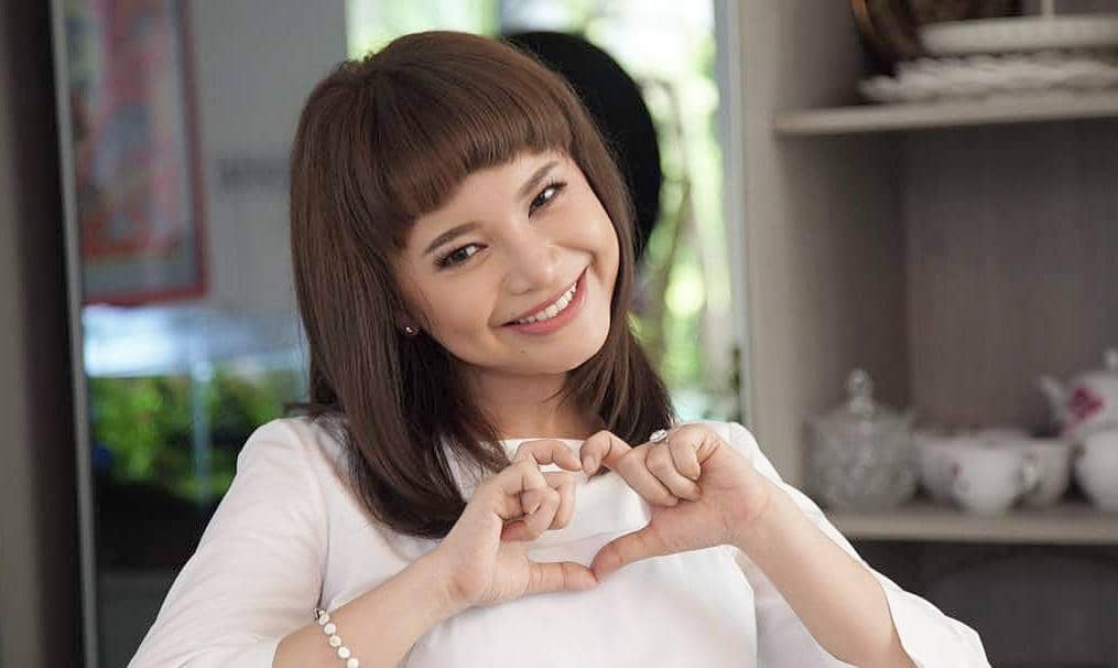 Berusia 38 Tahun, 10 Foto Ini Bukti Rossa Awet Muda Bak Remaja