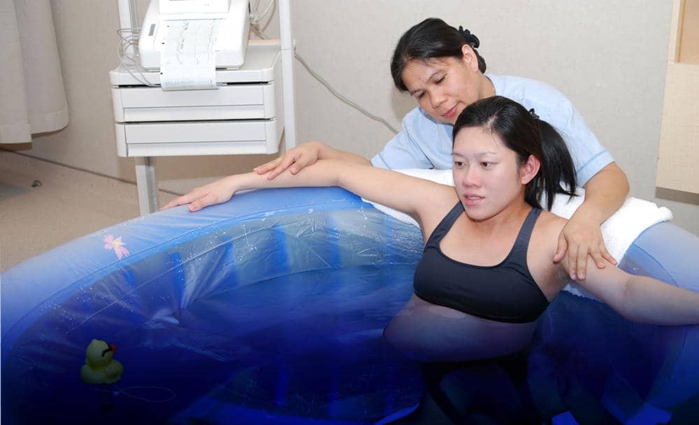 6 Fakta Water Birth yang Harus Calon Ibu Pertimbangkan