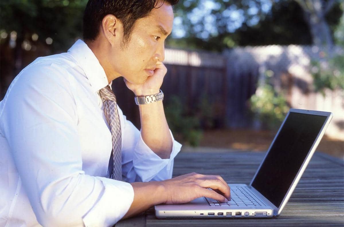 7 Prinsip Balas Email Buat Kamu yang Sibuk Banget di Kantor