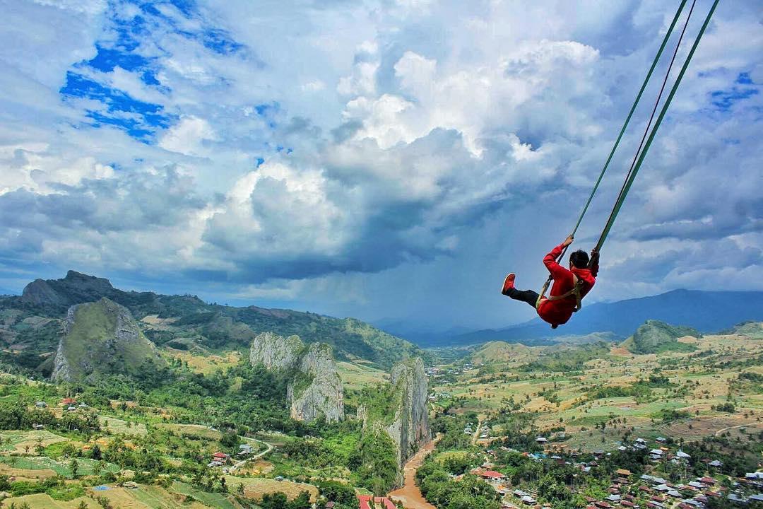 7 Ayunan Instagrammable Paling Menantang di Indonesia. Berani Coba?