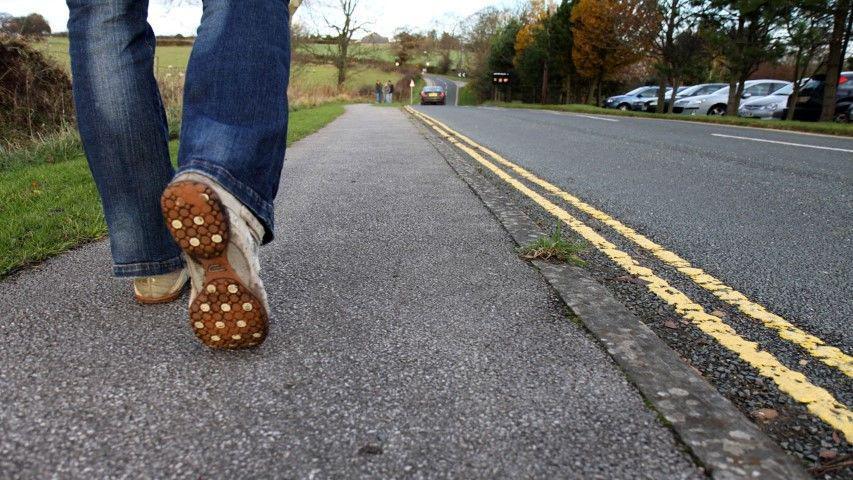 Mengapa Orang Indonesia Malas Jalan Kaki? Mungkin Ini Alasannya