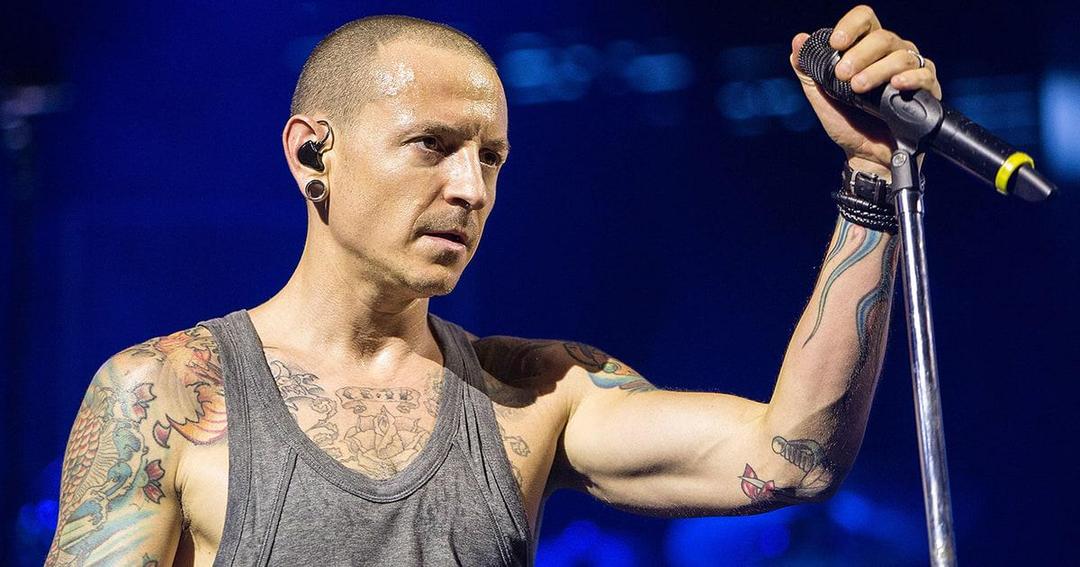 Mengenang Chester Bennington lewat 5 Lagu Hits Linkin Park Ini. Generasi 90-an Pasti Hapal!